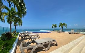 Apartment With Direct Access To The Sea In Ctg
